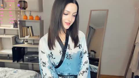 Vicky and Beatrice online show from 01.16.26