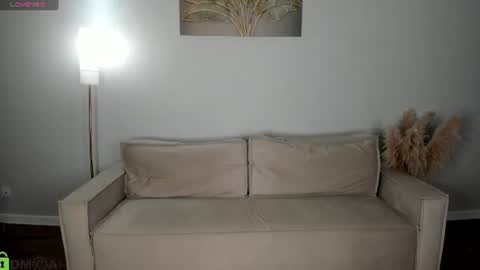 nelie_evans online show from 06.12.26