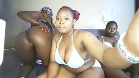 nellyeluxe online show from 04.13.26