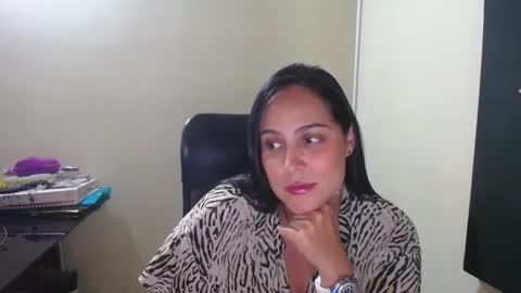 Snapshot of neny445 chatting on 03.04.25 kelly lopez online show from 03.04.25