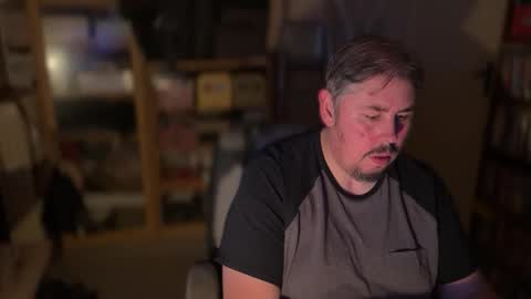 Snapshot of neofleet chatting on 10.31.25 Alex online show from 10.31.25