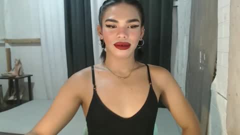 neomi online show from 10.13.25