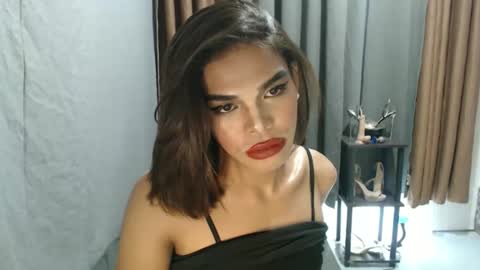 Snapshot of neomi_hardcock chatting on 04.28.26 neomi online show from 04.28.26