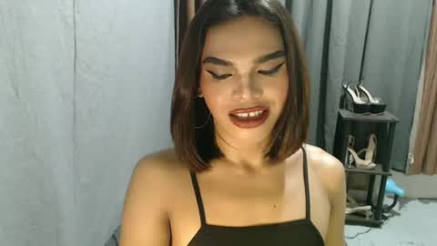Snapshot of neomi_hardcock chatting on 05.18.26 neomi online show from 05.18.26