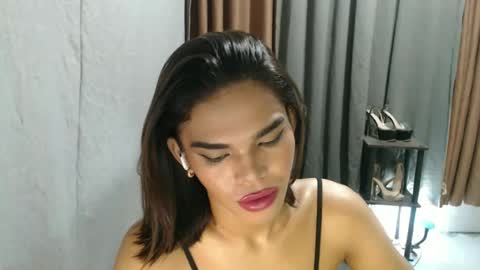 Snapshot of neomi_hardcock chatting on 05.20.26 neomi online show from 05.20.26