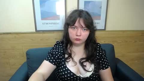 Snapshot of neonilalisova chatting on 07.16.26 NeonilaLisova online show from 07.16.26
