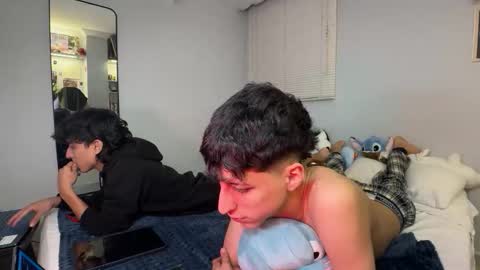 Snapshot of neoplay_ chatting on 01.10.26 Neo online show from 01.10.26