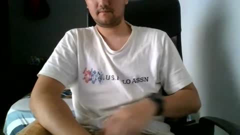 Snapshot of nerdxxx94 chatting on 06.25.26 MrBull online show from 06.25.26