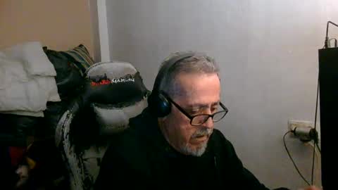Snapshot of neron401 chatting on 04.19.26 neron401 online show from 04.19.26