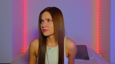 Snapshot of nessarosse chatting on 01.19.25 Nessa online show from 01.19.25