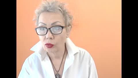 NessyJenixs online show from 11.18.25