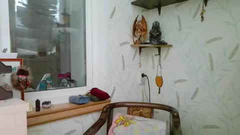 Snapshot of nettie_allie chatting on 12.01.25 Nettie Allie online show from 12.01.25