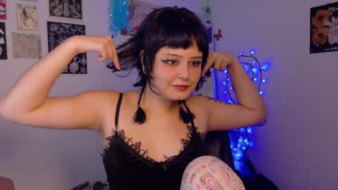 Snapshot of neurotic_witch chatting on 05.03.26 Mar online show from 05.03.26