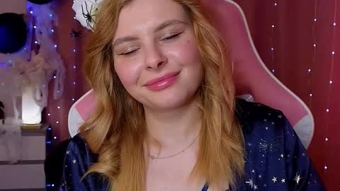 Snapshot of newdayo chatting on 10.24.25 newdayo online show from 10.24.25