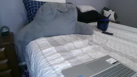 newtothis7756 online show from 09.17.25