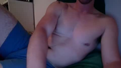 Snapshot of newu2022 chatting on 10.21.25 newu2022 online show from 10.21.25