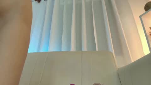 Snapshot of nezo_ chatting on 01.23.25 Angie Instagram angie julianac add me online show from 01.23.25
