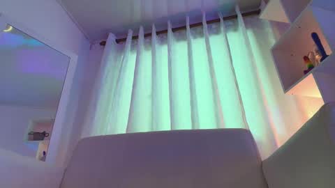 Snapshot of nezo_ chatting on 09.29.25  Angie   Instagram  angie julianac add me online show from 09.29.25