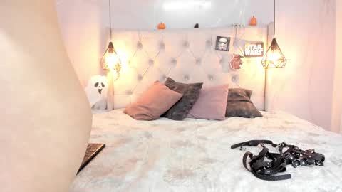 Snapshot of nezukokamado1_ chatting on 11.08.25 Milena online show from 11.08.25