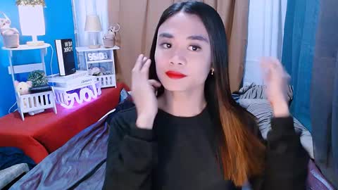 Snapshot of nhicolehollywood chatting on 12.22.24 hottie nicole online show from 12.22.24