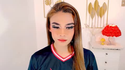 Snapshot of nhicolehollywood chatting on 02.27.25 hottie nicole online show from 02.27.25