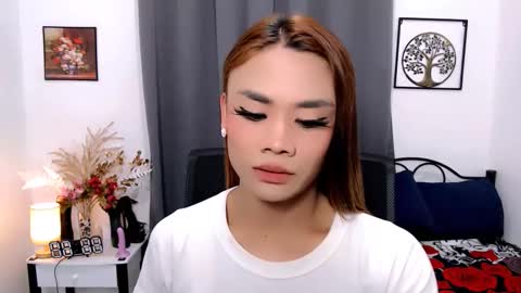 Snapshot of nhicolehollywood chatting on 03.06.25 hottie nicole online show from 03.06.25