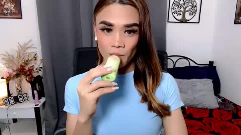 Snapshot of nhicolehollywood chatting on 03.09.25 hottie nicole online show from 03.09.25