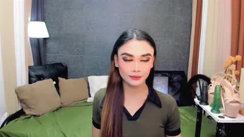 Snapshot of nhicolehollywood chatting on 09.22.25 hottie nicole online show from 09.22.25