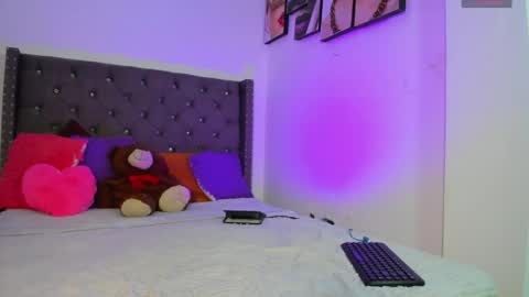 Nia online show from 04.15.26