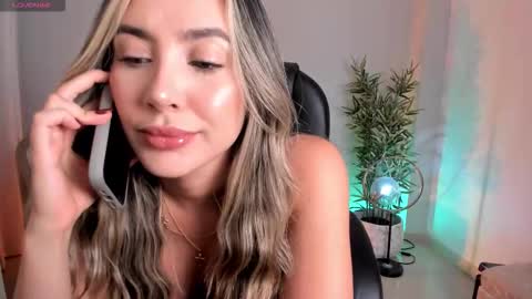 Nia  online show from 11.01.25