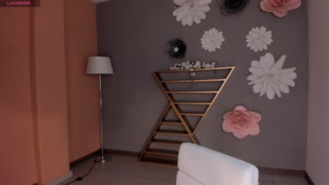 SQUIRTER DOLL    online show from 12.28.24