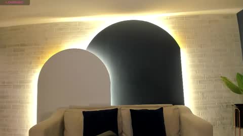 Call me Nia  online show from 09.20.25