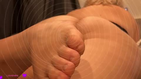 Kim online show from 12.21.25