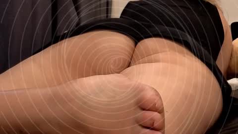 Snapshot of niatonoori chatting on 02.25.26 Kim online show from 02.25.26