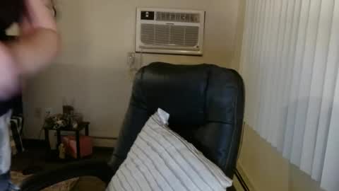 Snapshot of niccibaby chatting on 02.28.25 Nicci babyyy online show from 02.28.25