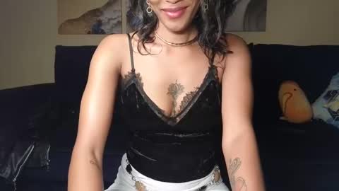 Snapshot of nicckah_ chatting on 01.01.25 Lilly online show from 01.01.25