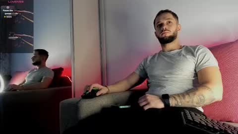 Snapshot of nicholassx chatting on 10.08.25 Nicholassx online show from 10.08.25