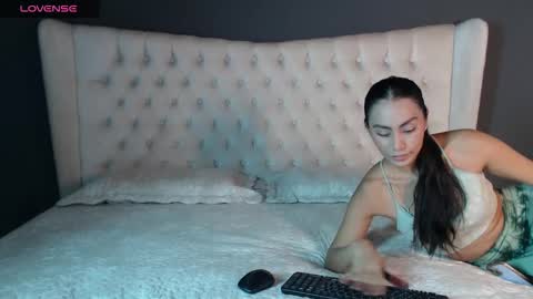 Snapshot of nichole_bree chatting on 12.30.24 Nichole online show from 12.30.24