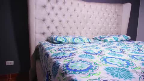 Snapshot of nichole_bree chatting on 10.29.25 Nichole online show from 10.29.25