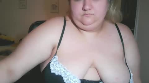 Nicholle online show from 02.28.25