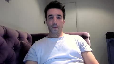 Snapshot of niciboi chatting on 03.11.25 James online show from 03.11.25