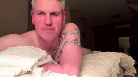 nick578320 online show from 10.28.25