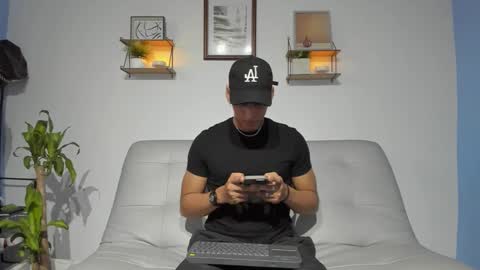 Snapshot of nick_nova chatting on 11.02.25 nick_nova online show from 11.02.25