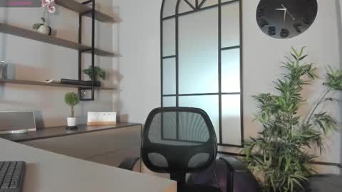 Snapshot of nick_torn chatting on 09.19.25 Nick  online show from 09.19.25