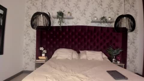 Snapshot of nick_torn chatting on 10.02.25 Nick  online show from 10.02.25