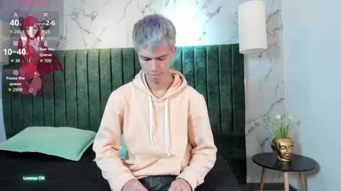 Snapshot of nick_torn chatting on 10.15.25 Nick  online show from 10.15.25