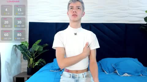 Snapshot of nick_torn chatting on 10.17.25 Nick  online show from 10.17.25