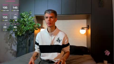 Snapshot of nick_torn chatting on 10.19.25 Nick  online show from 10.19.25