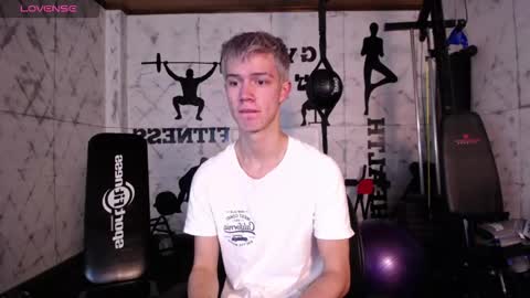 Snapshot of nick_torn chatting on 10.20.25 Nick  online show from 10.20.25