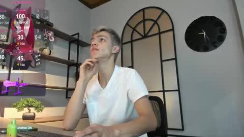 Snapshot of nick_torn chatting on 10.22.25 Nick  online show from 10.22.25